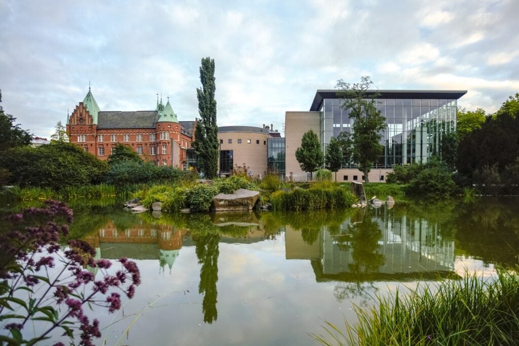 Malmö Public Libraries in Sweden selects Vega Discover